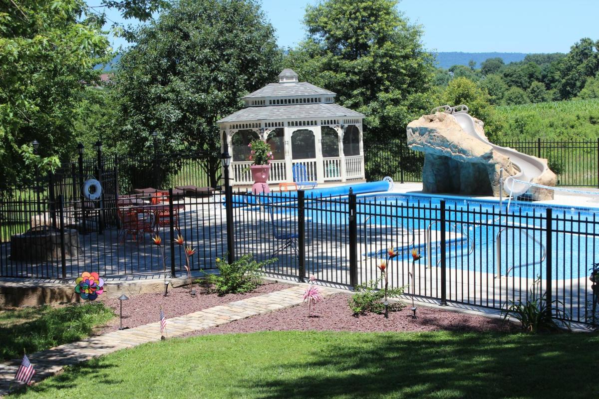 Carriage Stop Bed & Breakfast - Housity