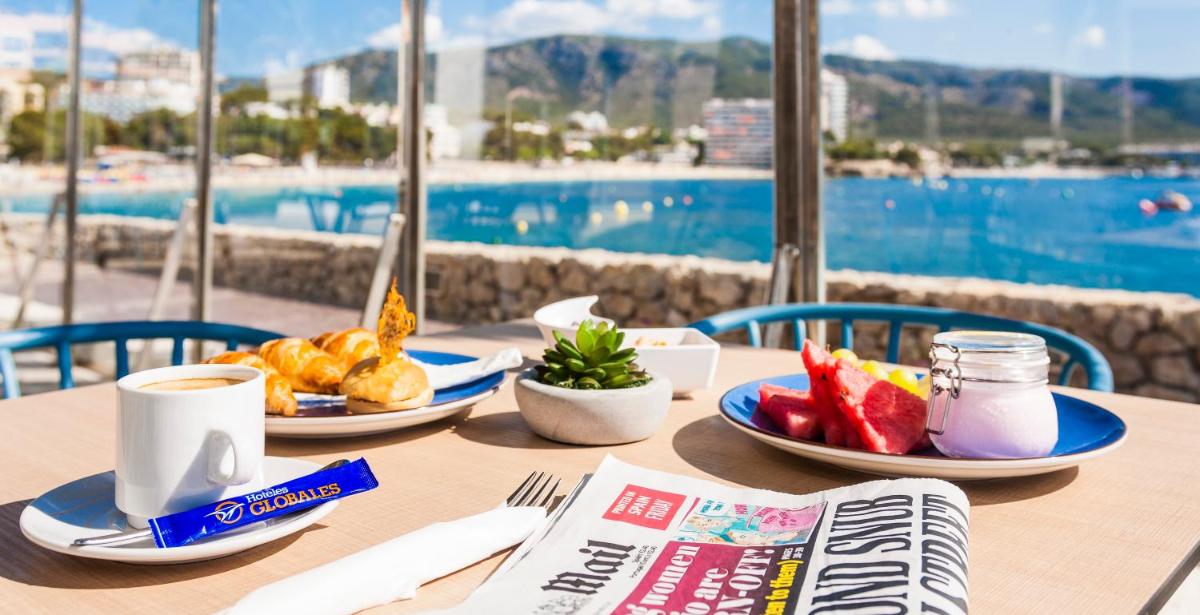Comida en o cerca de este hotel