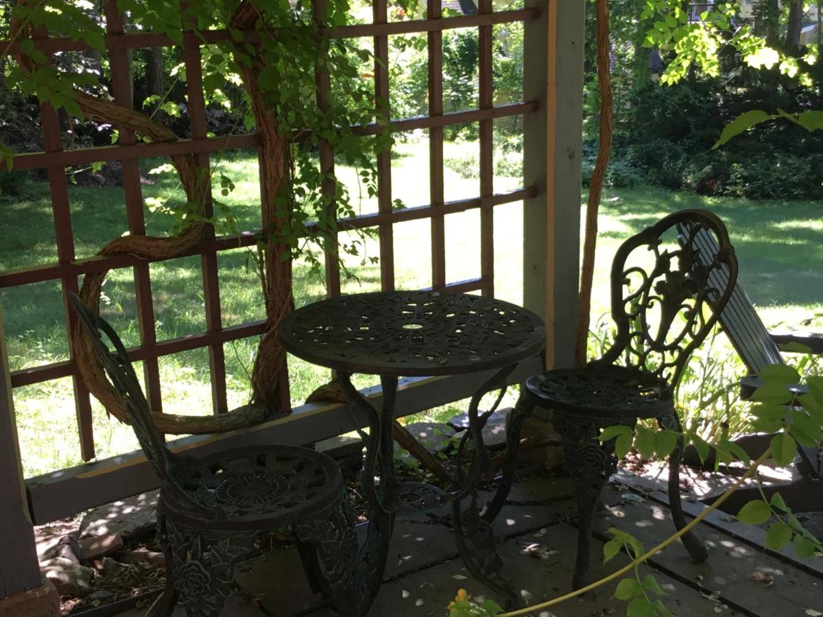 Amherst Inn - Housity