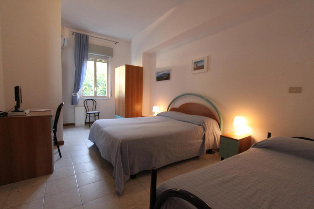 Hotel Ristorante La Scogliera - NUOVA GESTIONE - Housity