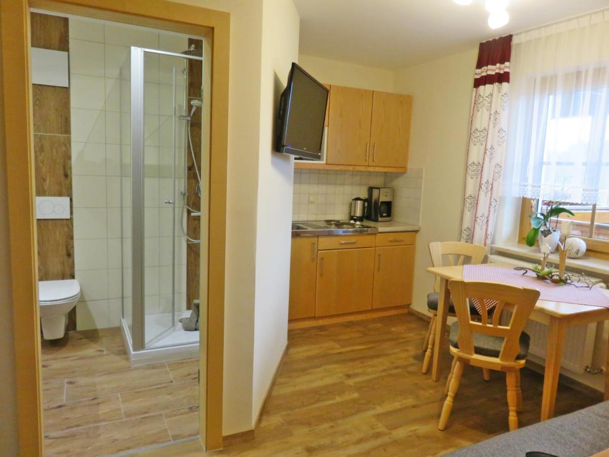 Pension Weiß - Housity