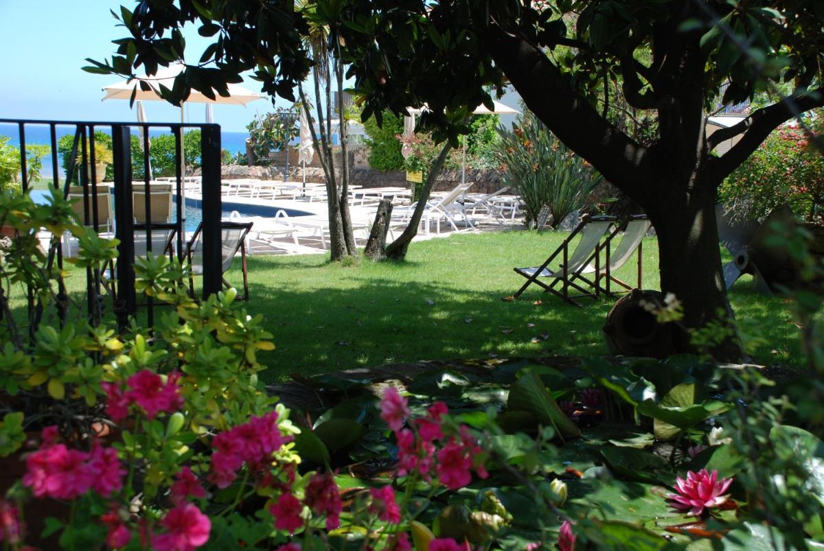 Jardin de l'établissement La Solenzara hôtel - 3 Etoiles Supérieur - Appartement & SPA