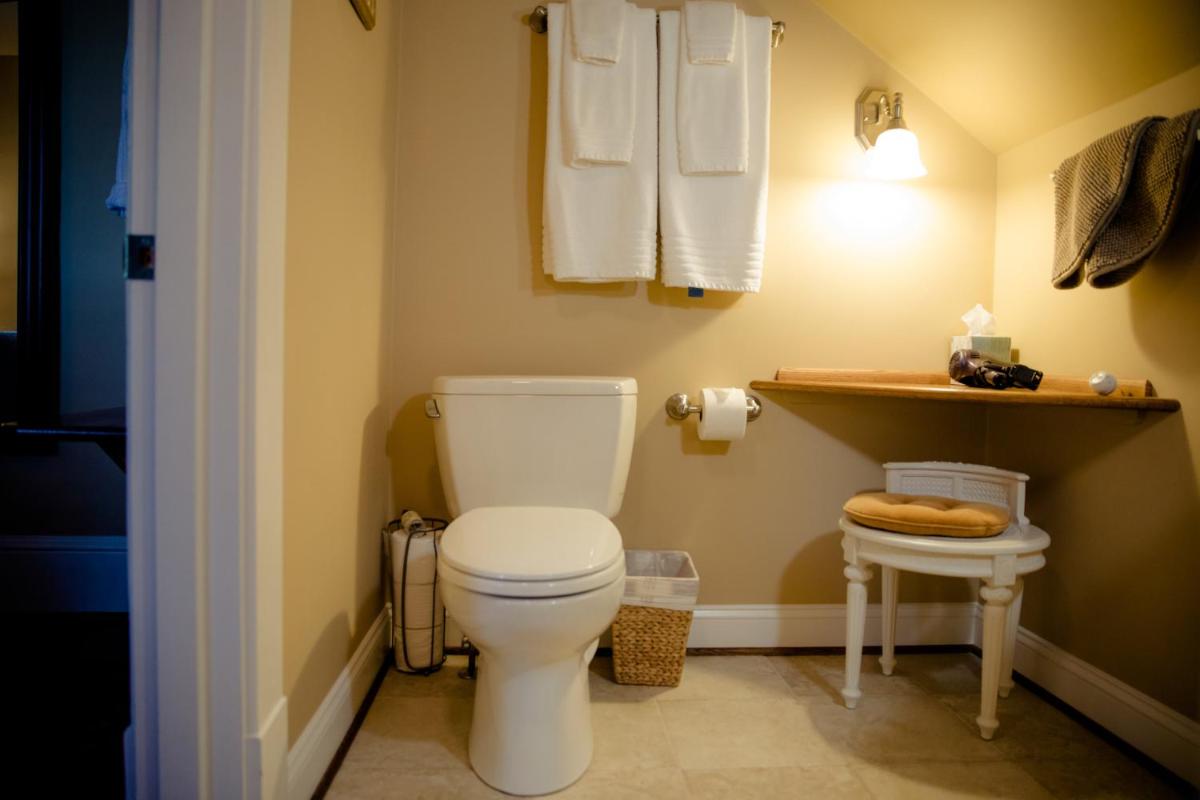 Black Lantern Inn - Housity