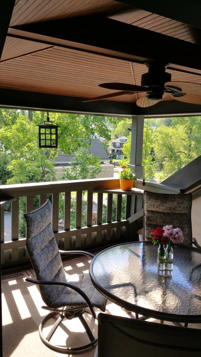 Black Lantern Inn - Housity