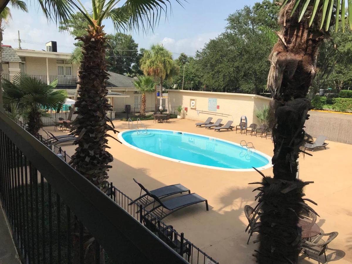 Carmel Inn and Suites Thibodaux - Housity