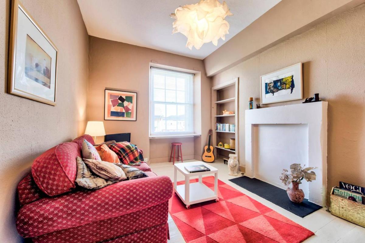 JOIVY Famous St Mary's Street Old Town Apartment - Housity