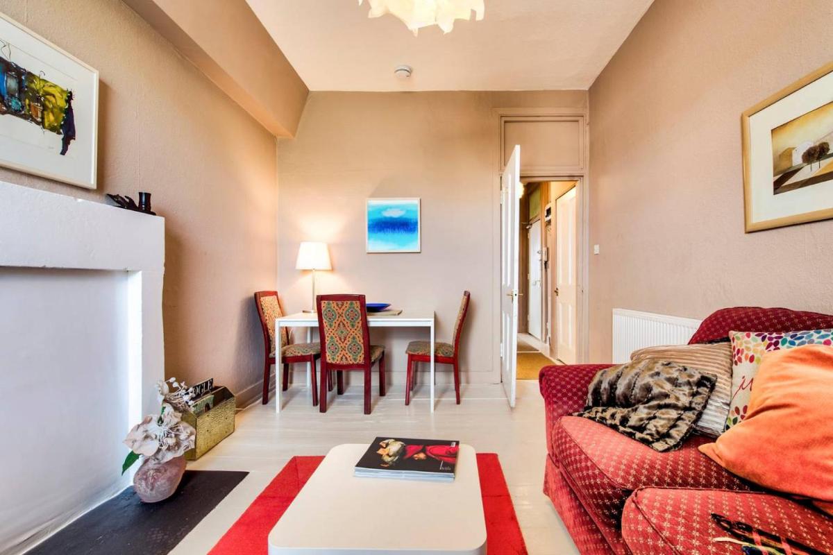 JOIVY Famous St Mary's Street Old Town Apartment - Housity