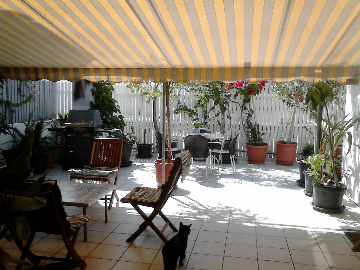 Roof-top garden apartment really well located in Athens - Hizvo