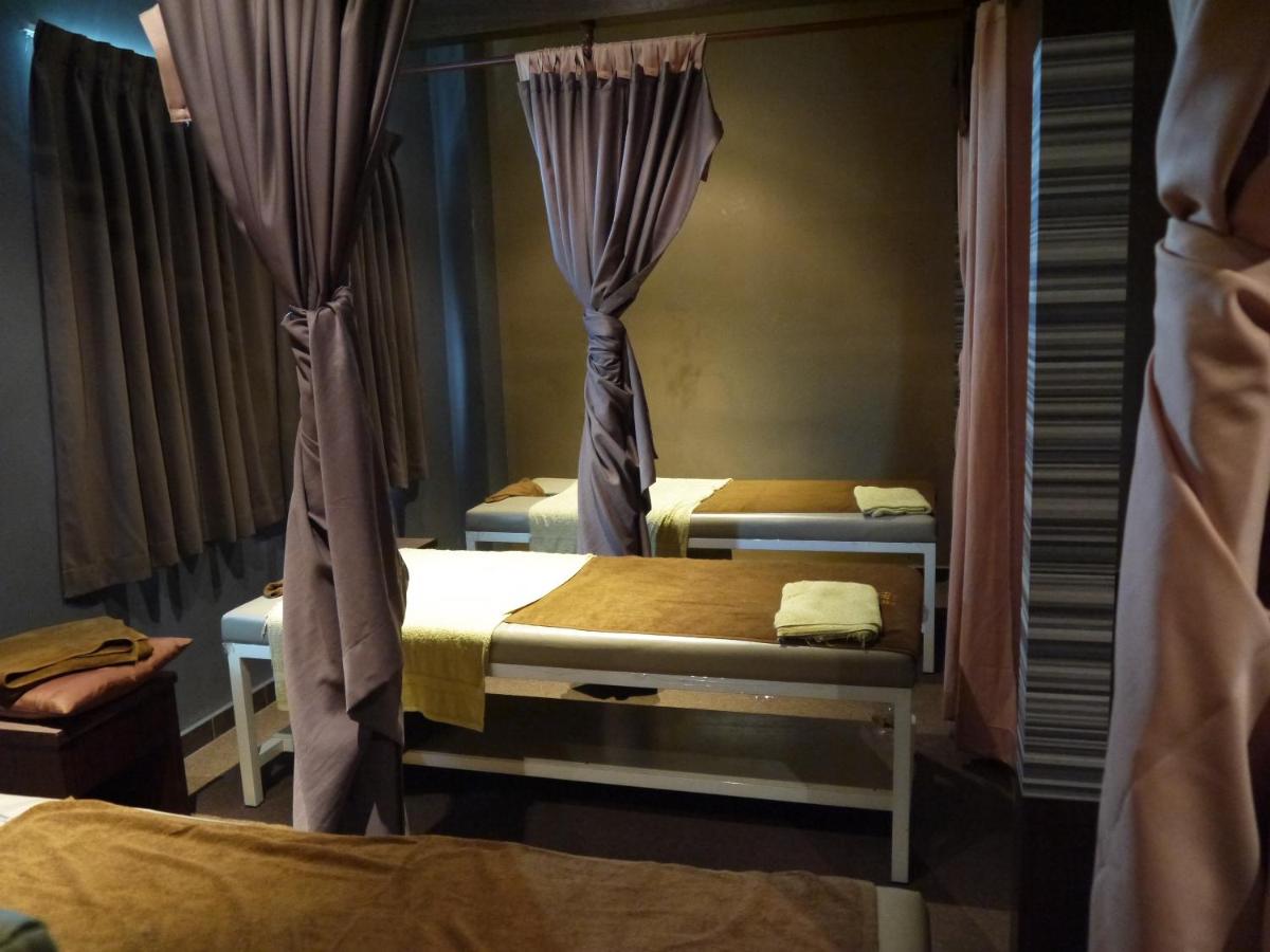 Grand Court Hotel - Housity