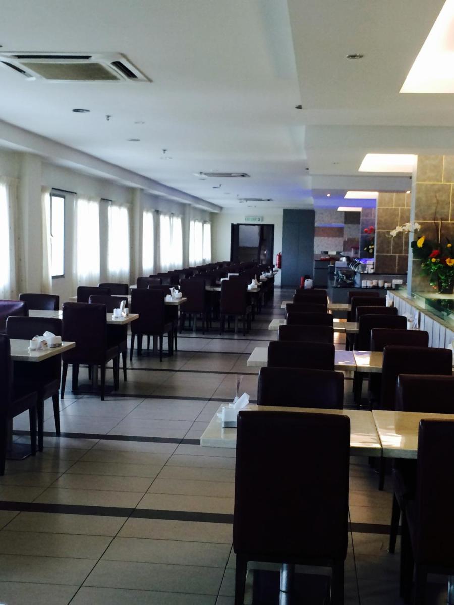 Grand Court Hotel - Housity