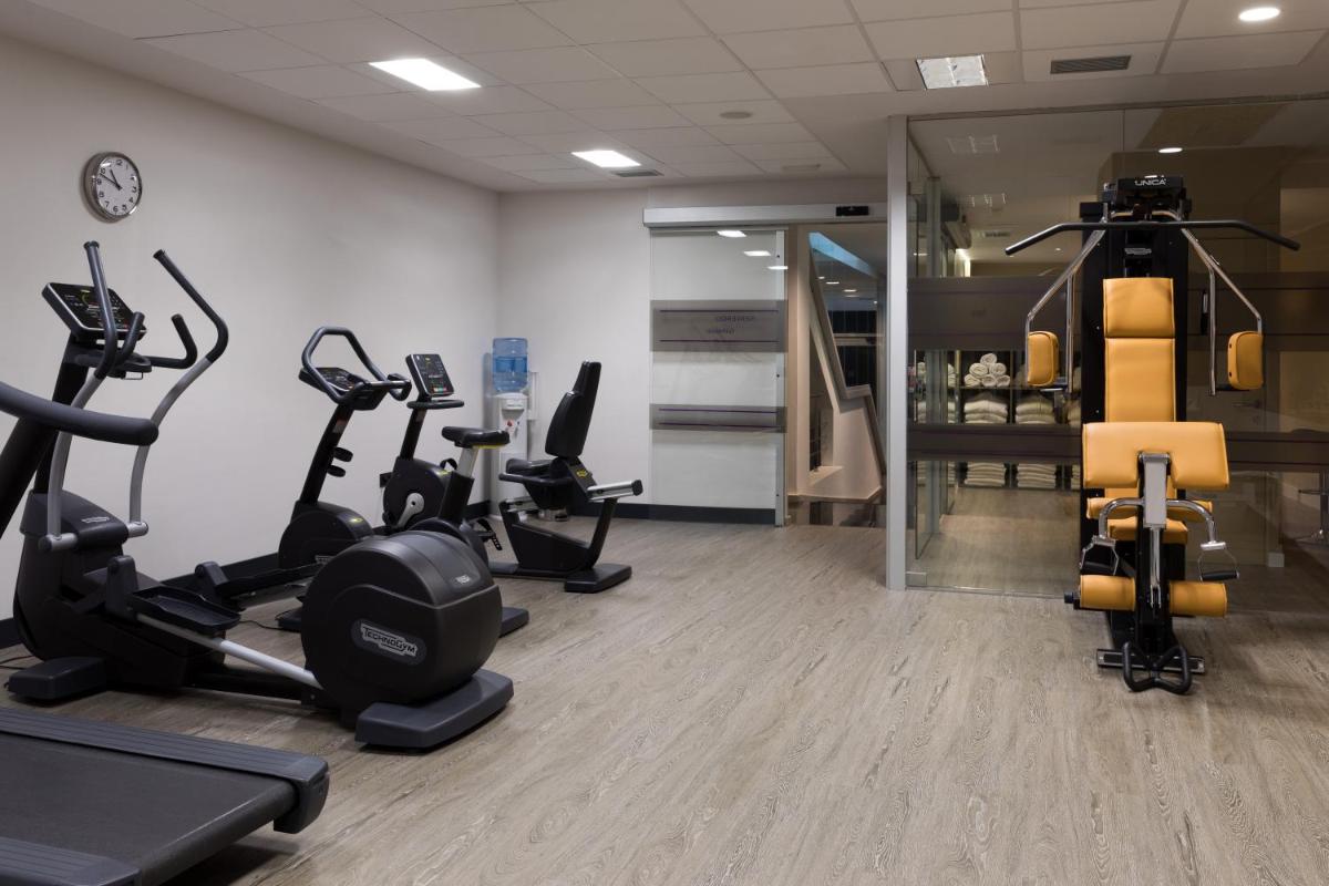 Gimnasio o instalaciones de fitness de Hotel Mercure Jardines de Albia