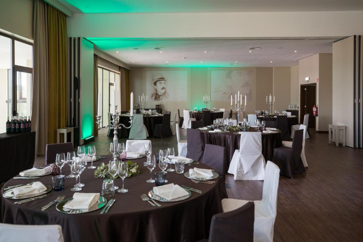 Um restaurante ou outro lugar para comer em Vila Gale Sintra