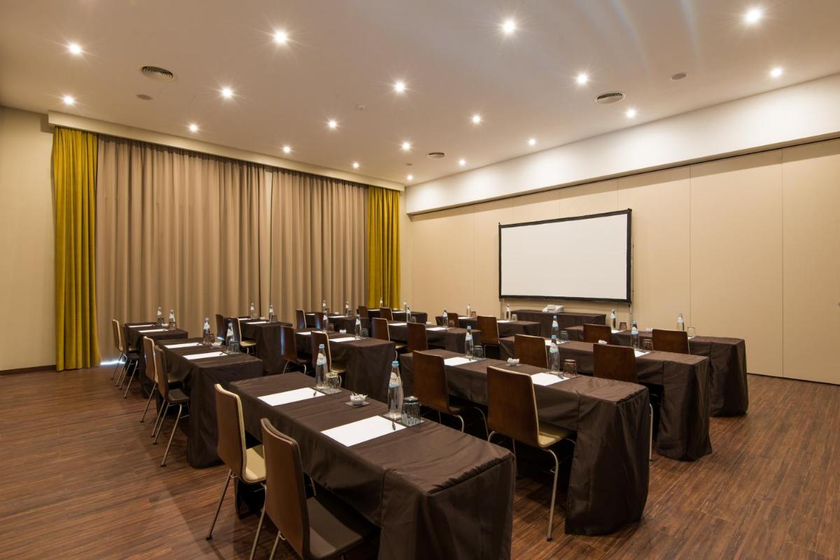 A área empresarial e/ ou a sala de conferências de Vila Gale Sintra