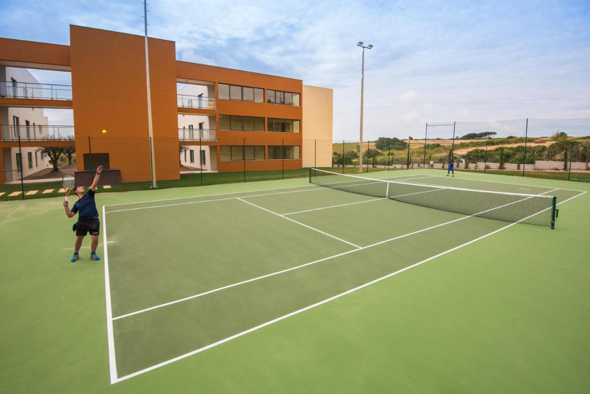 Comodidades para jogar ténis e squash em Vila Gale Sintra ou nas proximidades