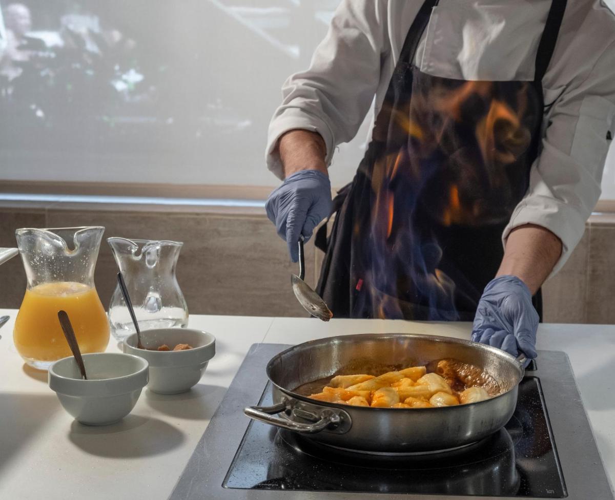 Comida en o cerca de este hotel