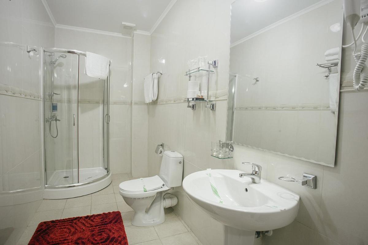 Hotel Capitol - Housity