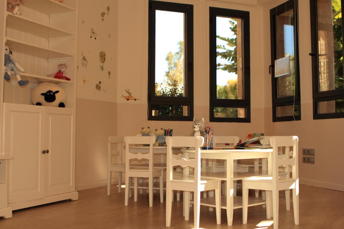 Imagen de la galería de Insotel Fenicia Prestige Suites & Spa, en Santa Eulària des Riu