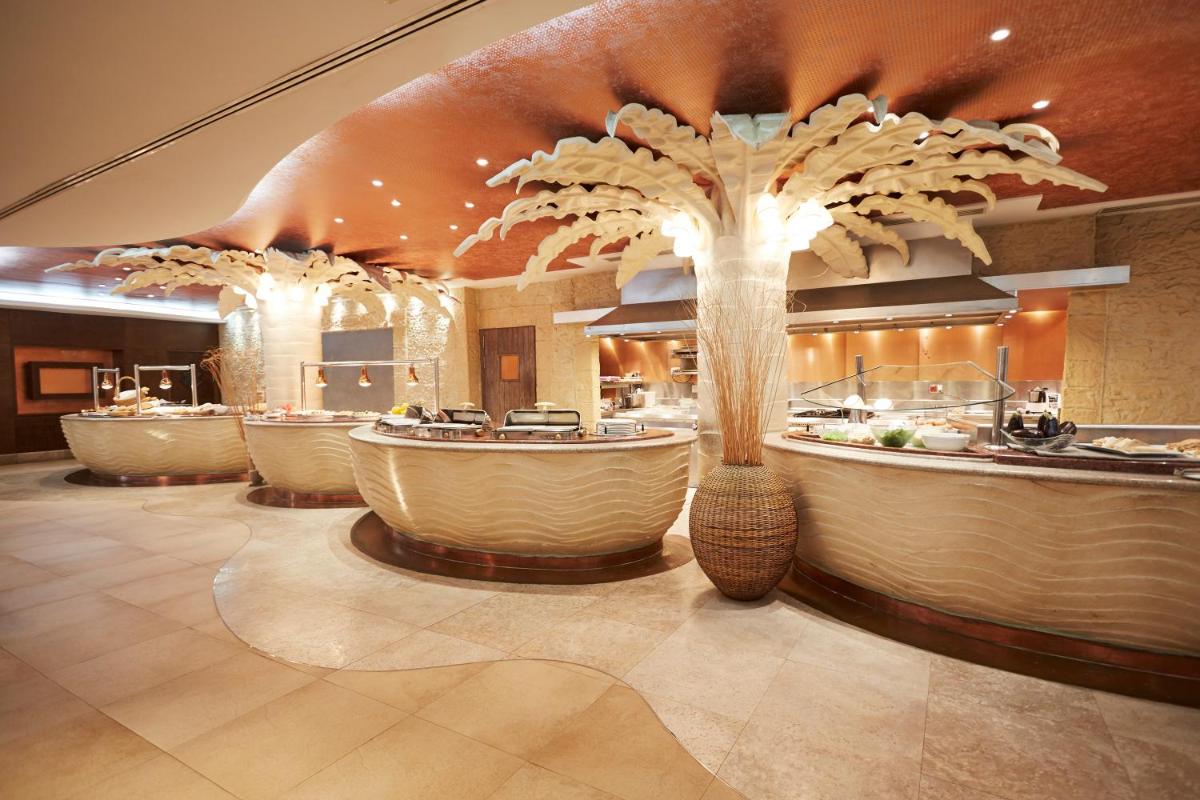 Imagen de la galería de Insotel Fenicia Prestige Suites & Spa, en Santa Eulària des Riu