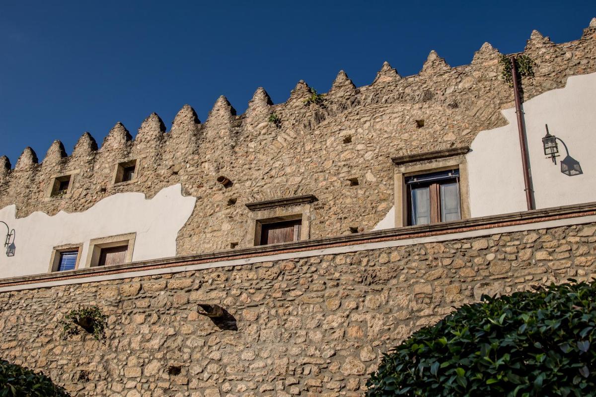 Hotel Residence La Fortezza - Housity