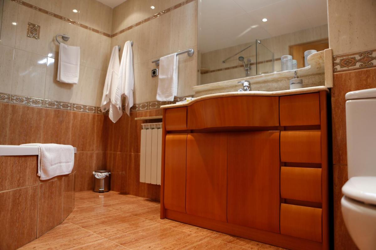 PISO EXTERIOR COMPLETO A 20 ' DE BARCELONA. - Housity