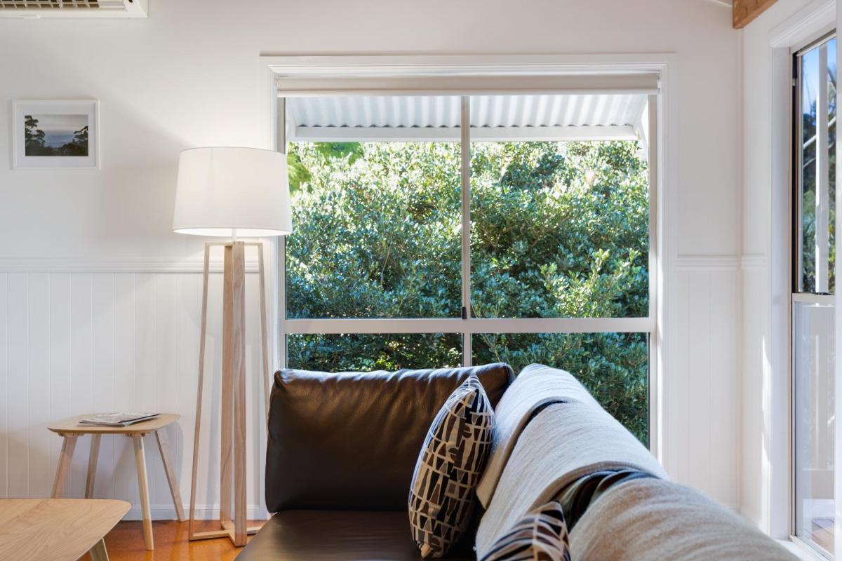 Ravensbourne Escape - Windsong - Housity