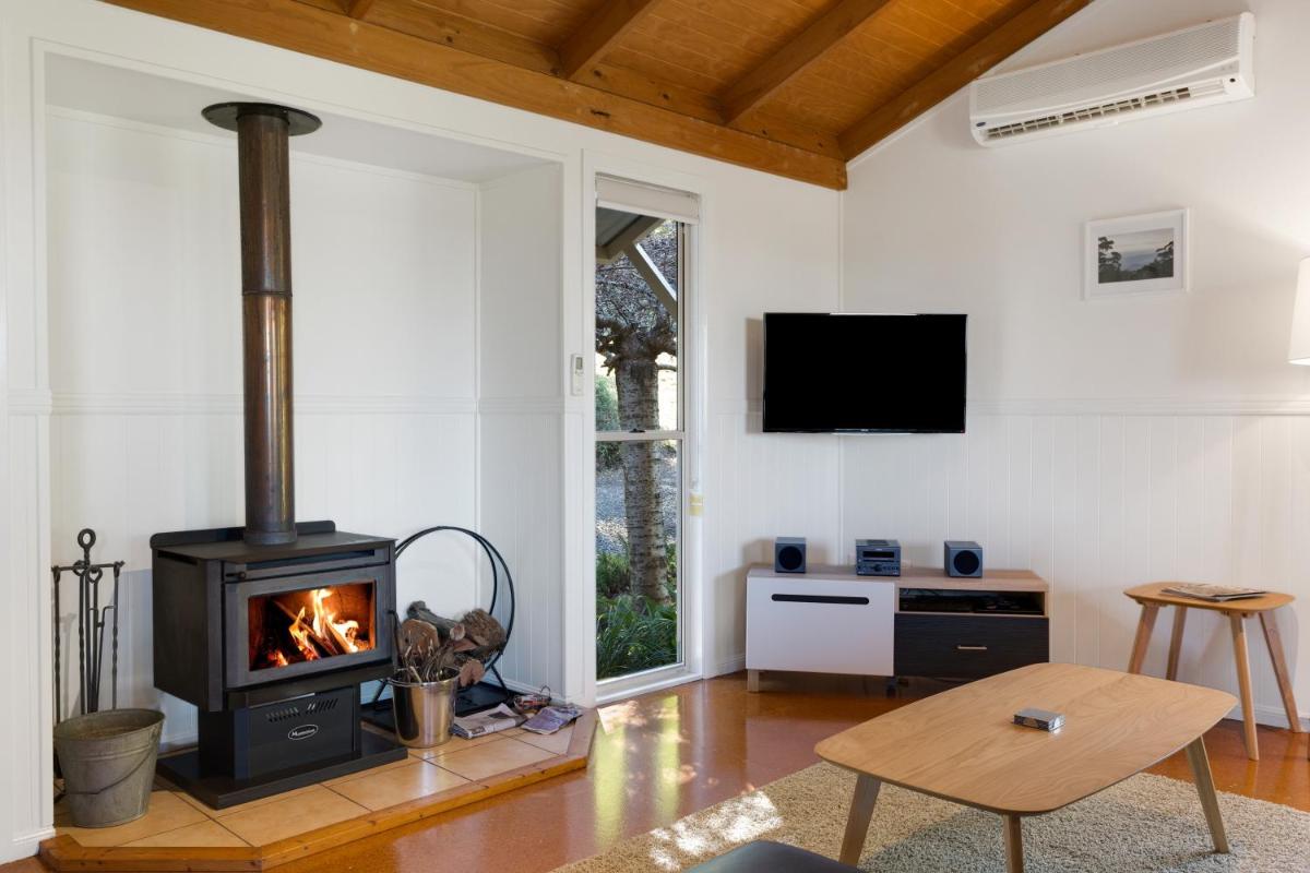 Ravensbourne Escape - Windsong - Housity