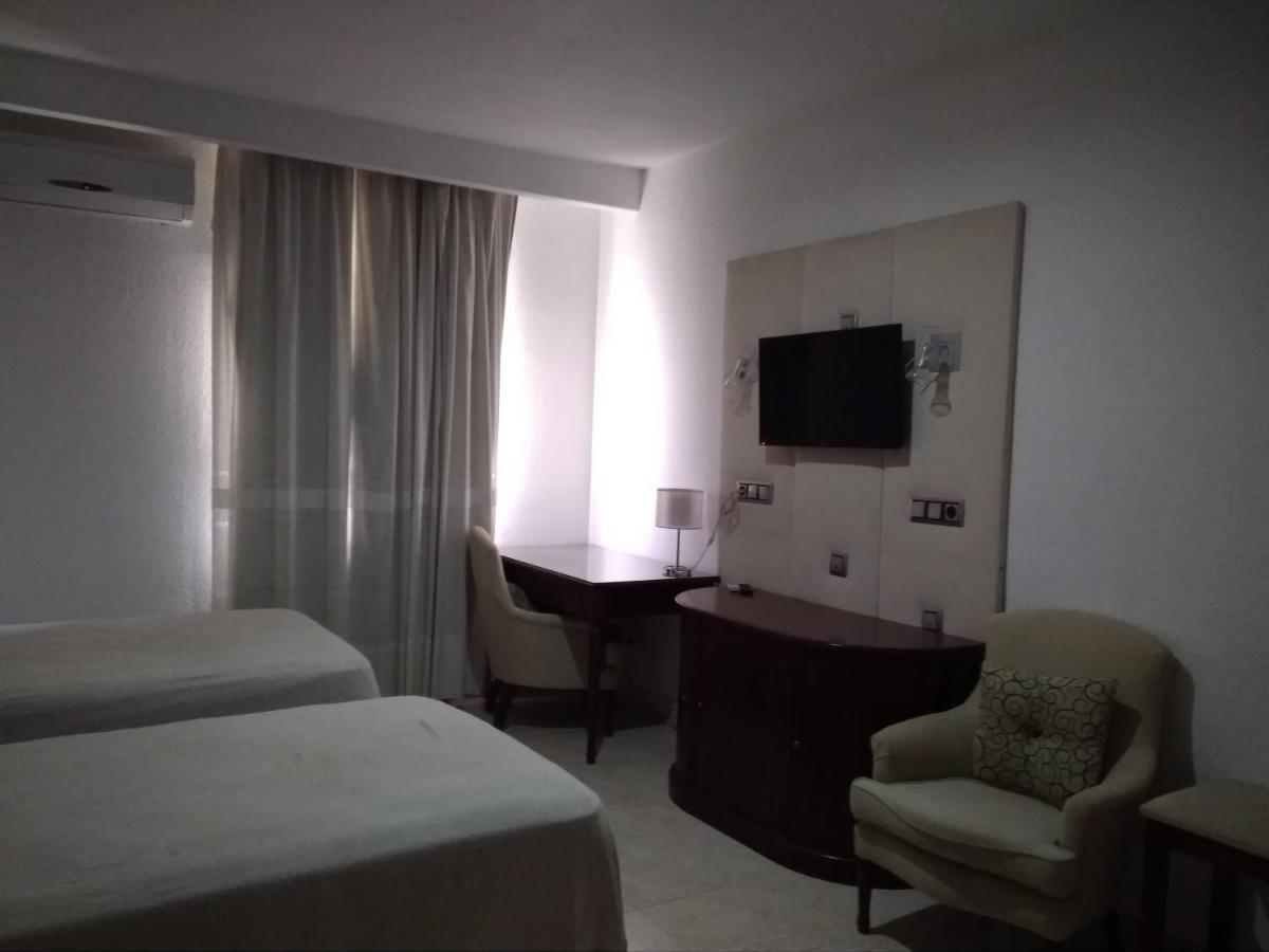 Hotel Nuevo Ara - Housity