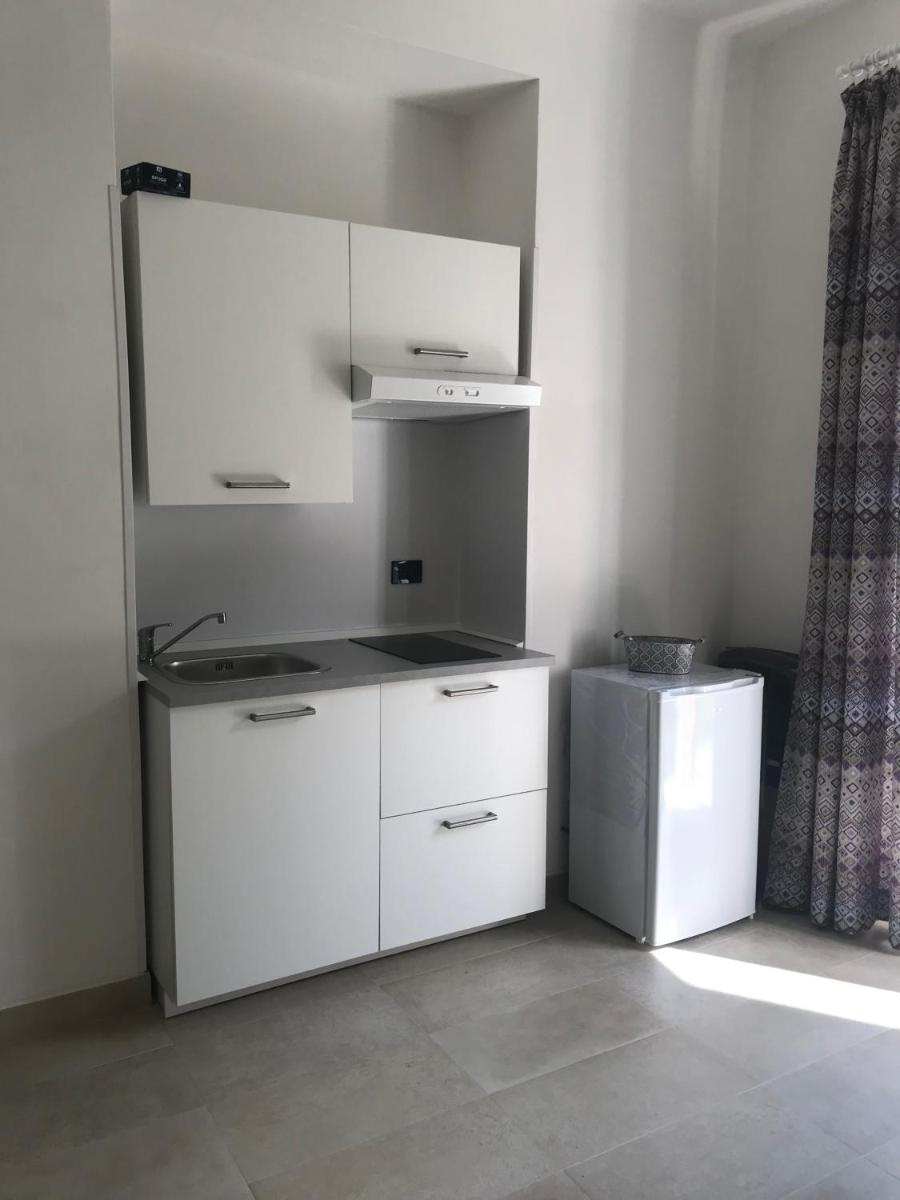 Emilio House - Housity