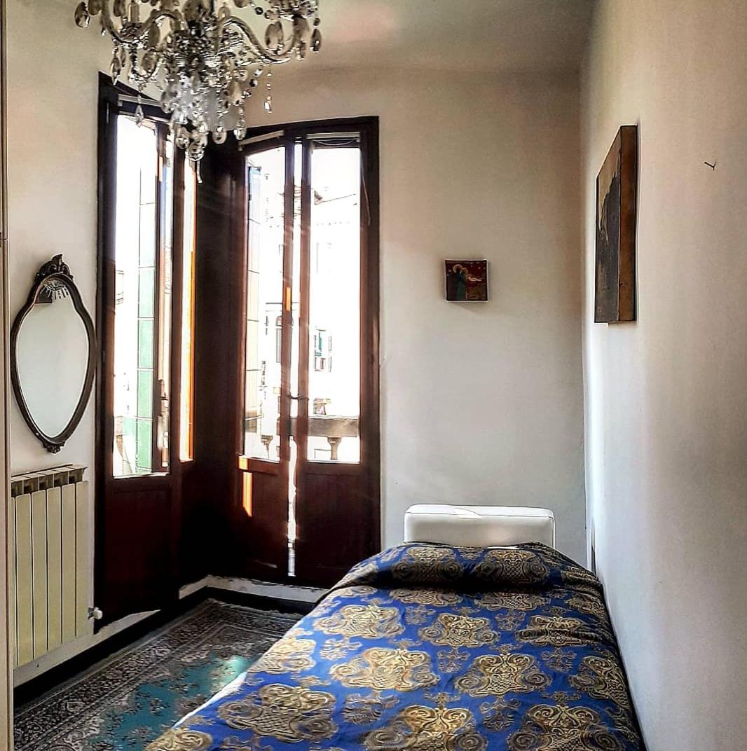 Calle Rielo great canal view - Housity