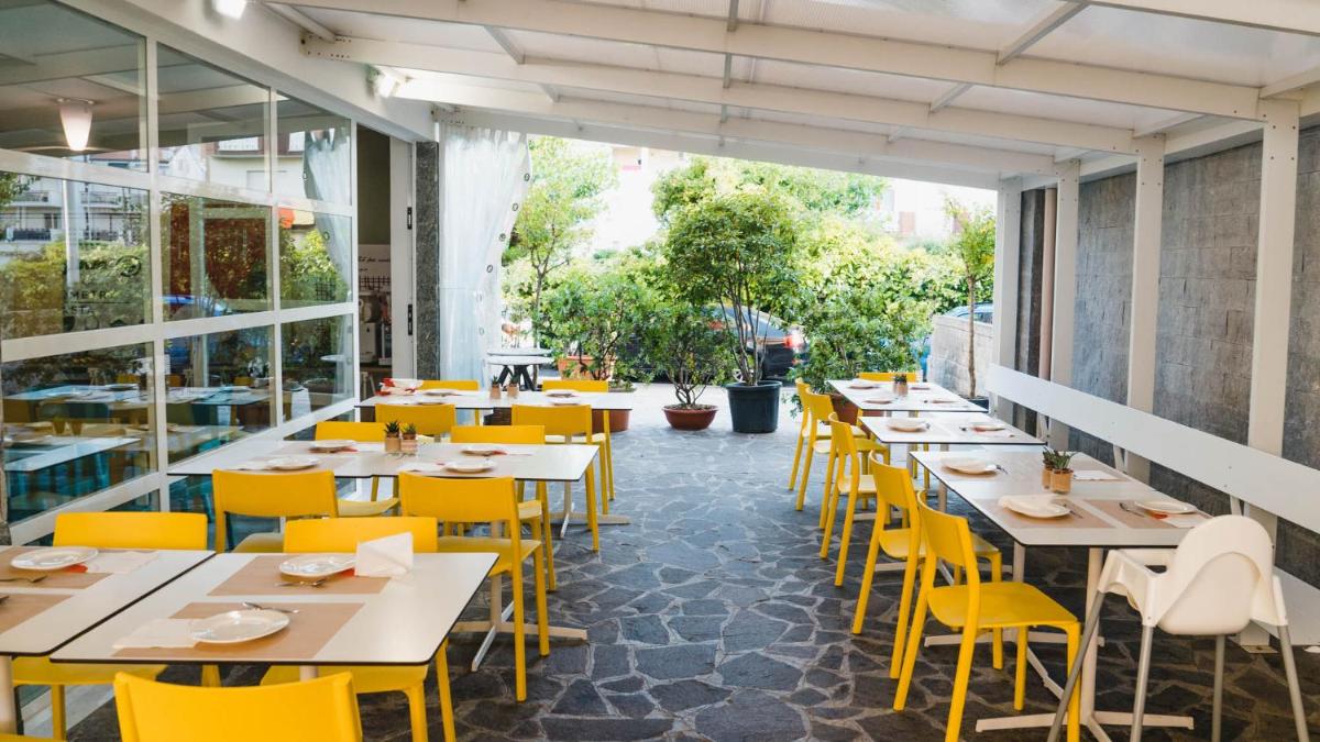 Hotel Esperia - Housity