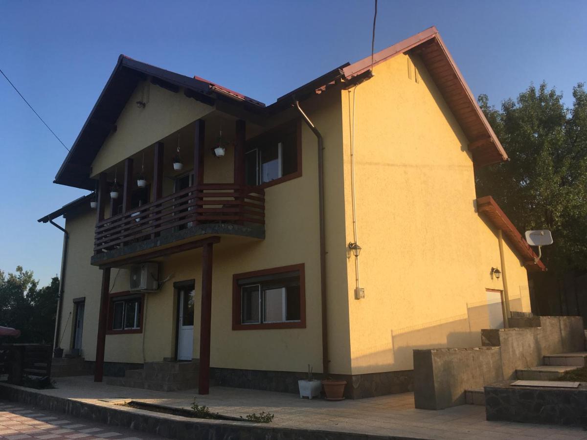 Casa Bunicului - Housity