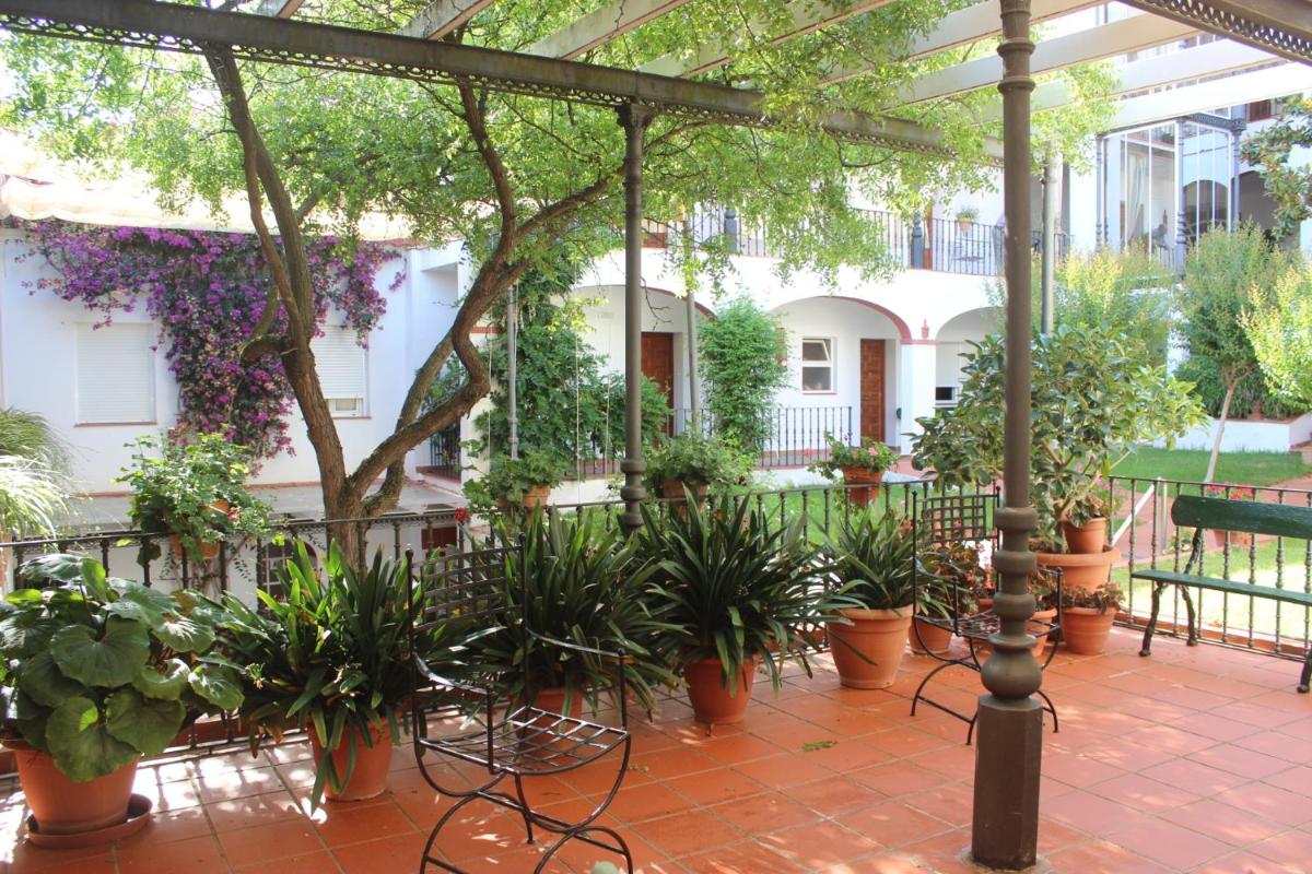 Jardín al aire libre en Hotel Varinia Serena - Balneario de Alange
