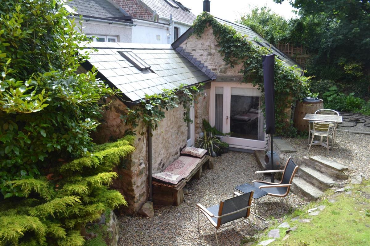 The Stable Studio at Haroldston House - Housity