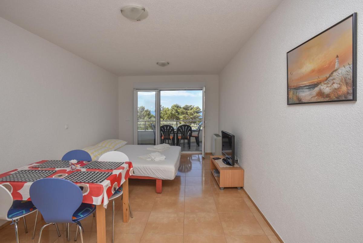 Beslic Apartments - Housity