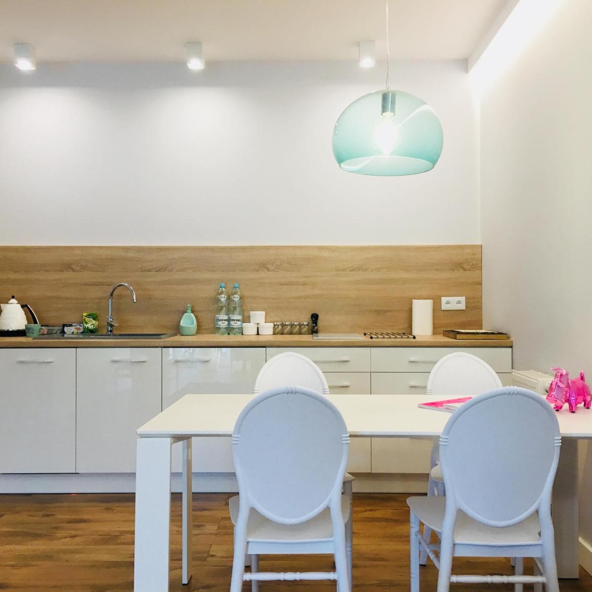 Piper Zajezdnia White - Housity