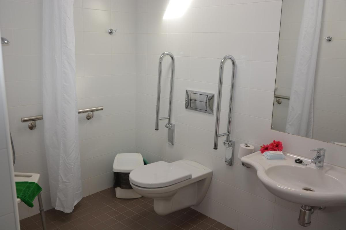 Un baño de Casas Heddy, Well-being Resort