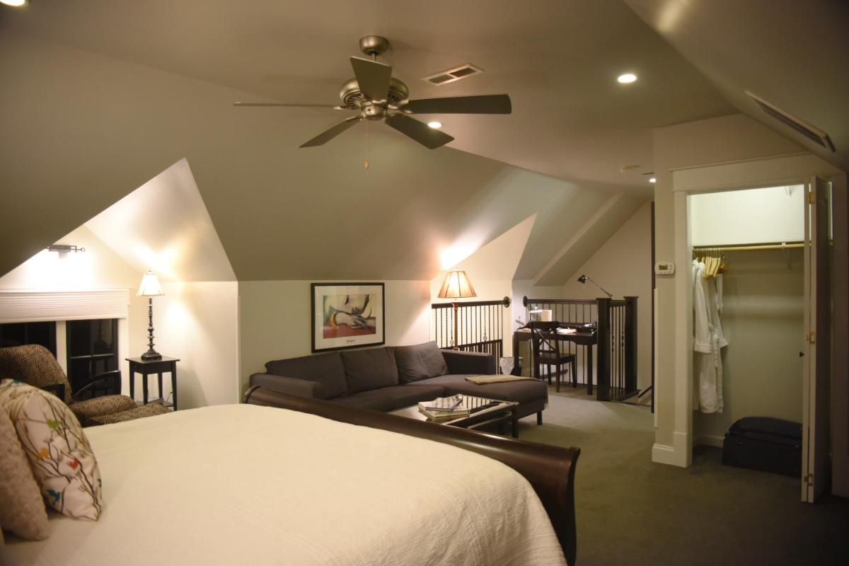 Black Lantern Inn - Housity