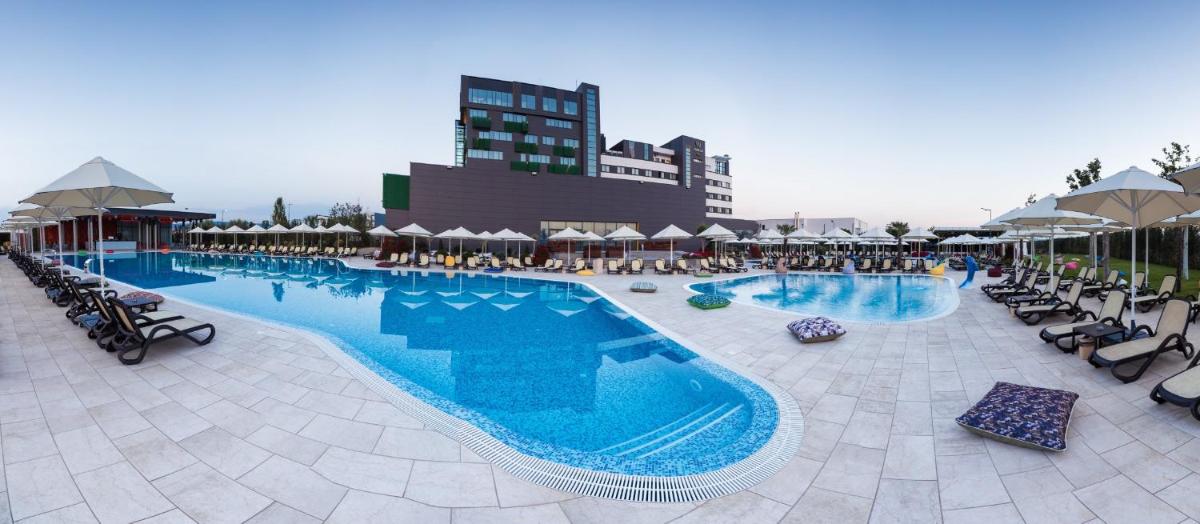 Suitetrails - Emerald Hotel