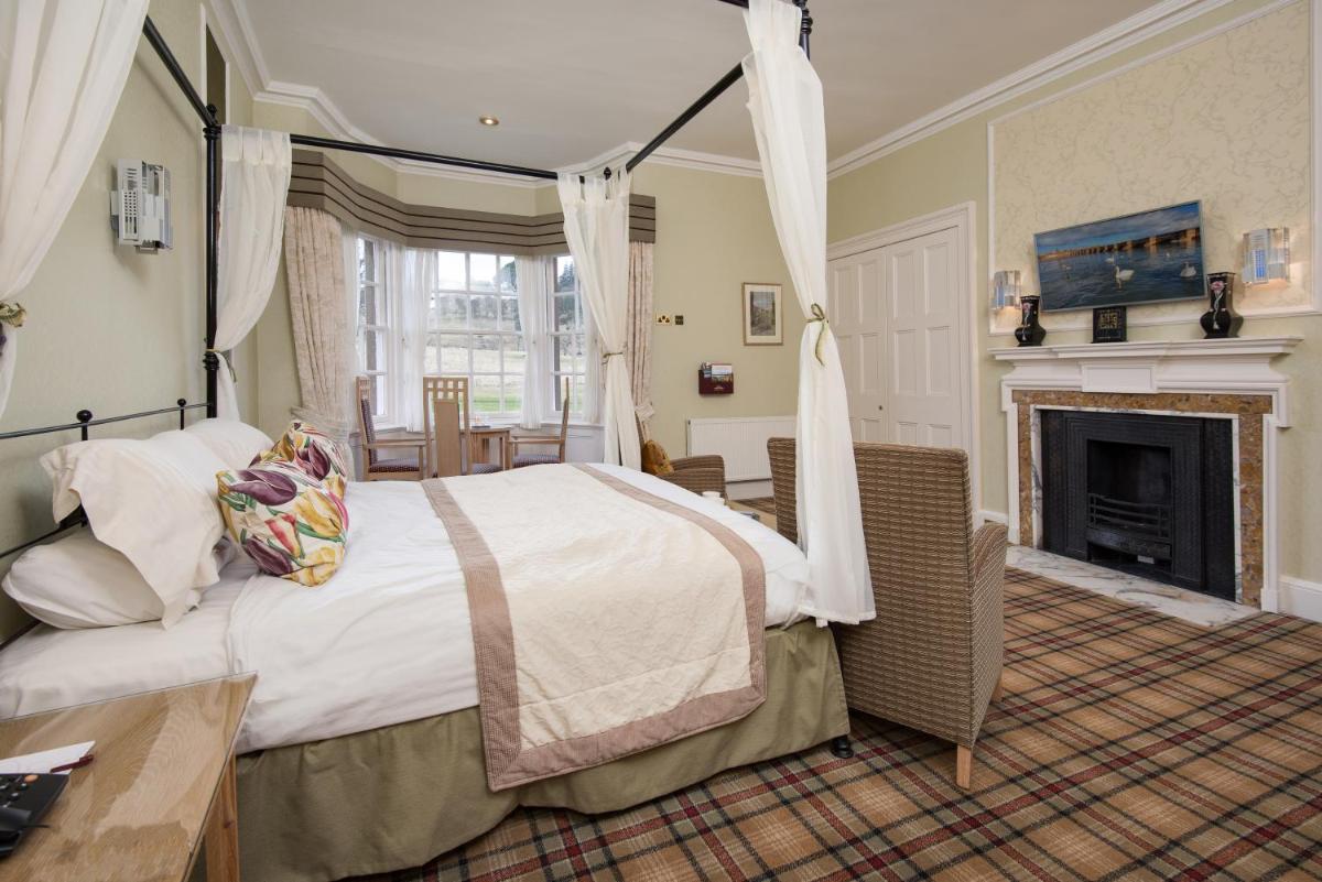 Cringletie House - Housity