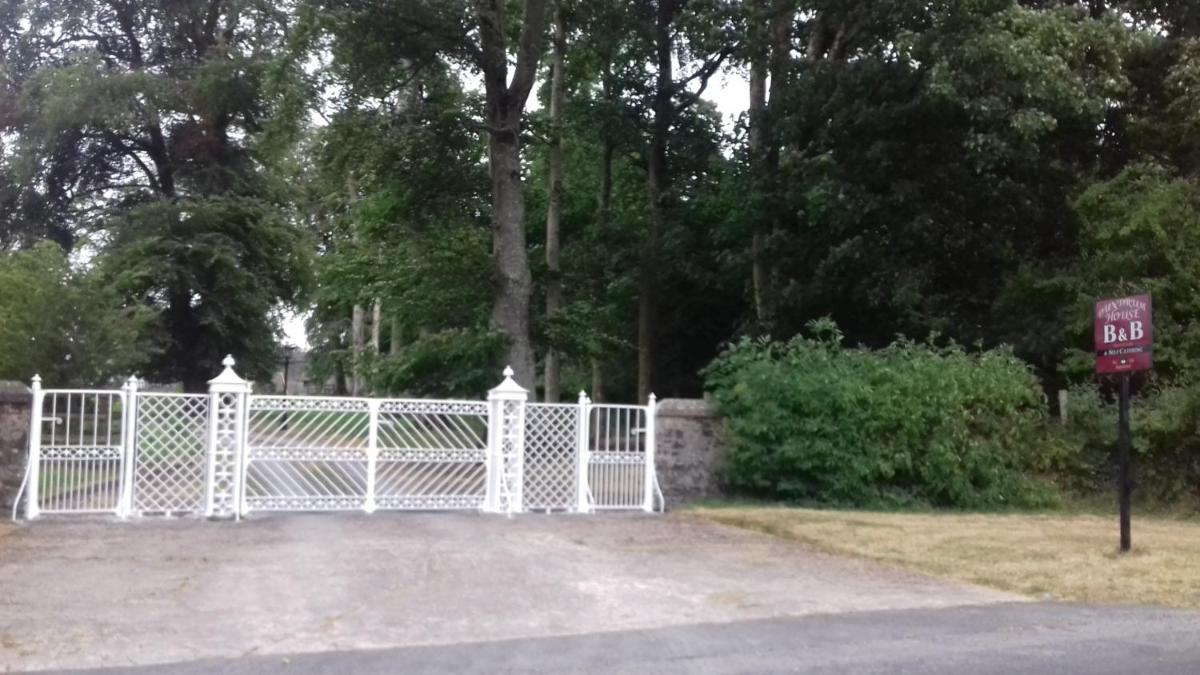 Dundrum House - Housity