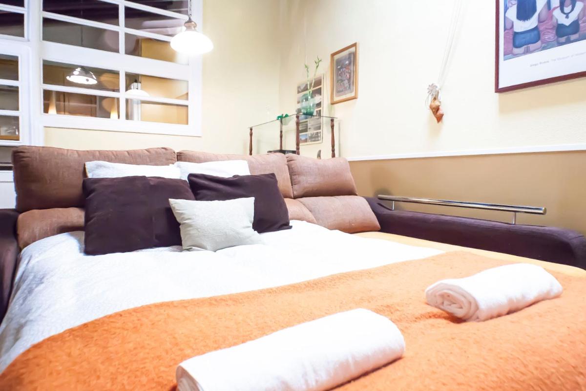 Corral de la O Triana Apartment by Valcambre - Housity