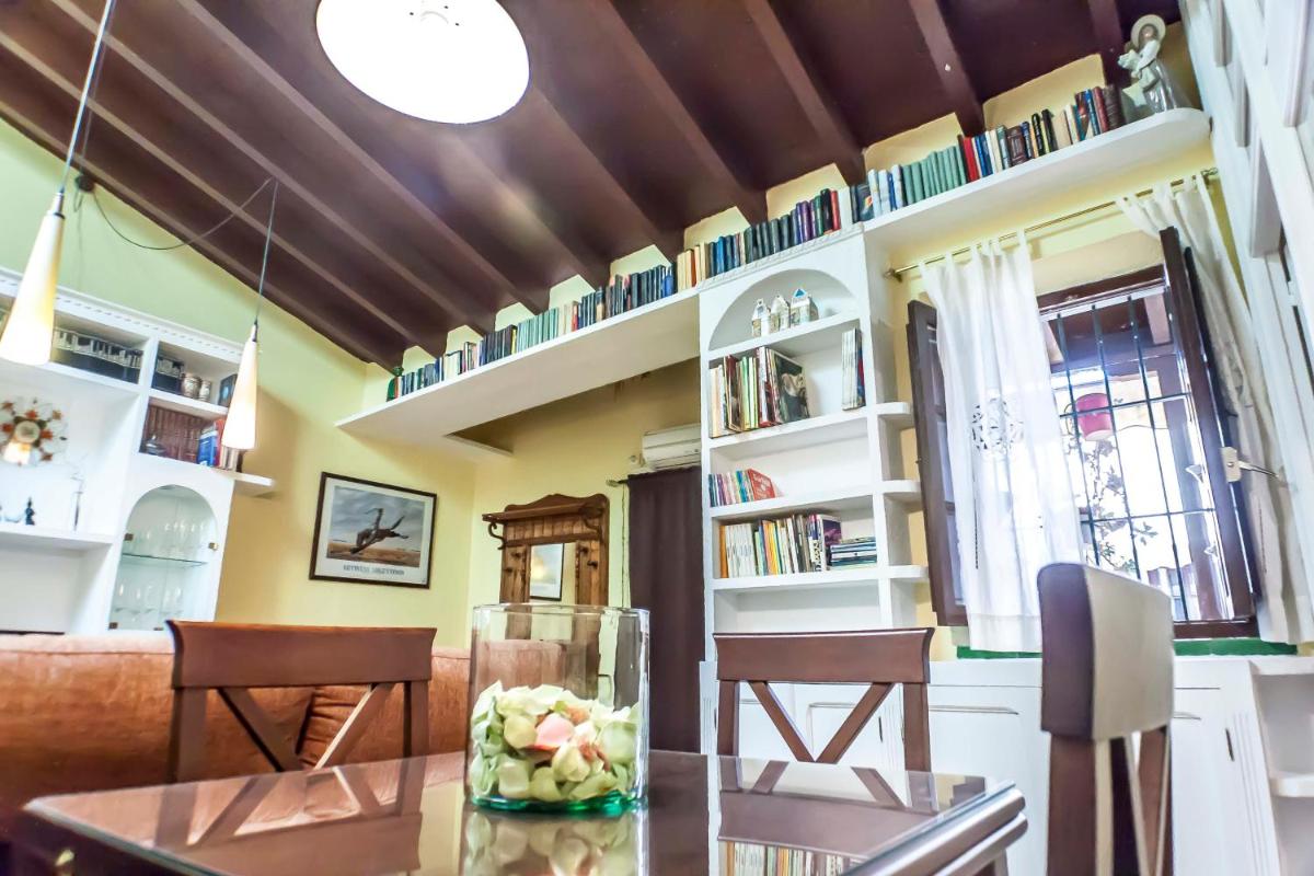Corral de la O Triana Apartment by Valcambre - Housity