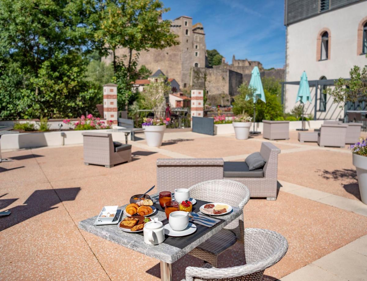 Nourriture dans l'hôtel ou à proximité