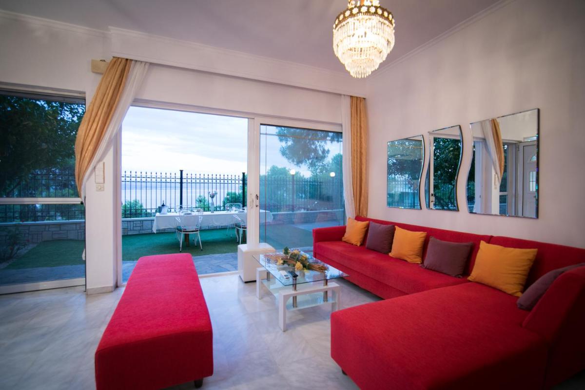 Aias Summer House - Housity