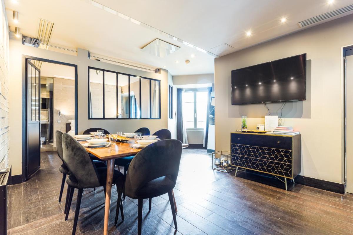 CMG - Tour Eiffel - 75 - Housity