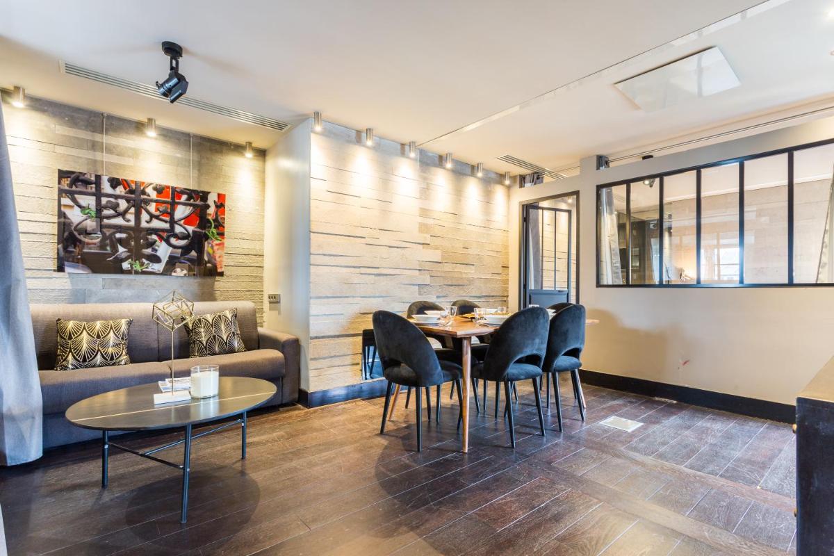 CMG - Tour Eiffel - 75 - Housity