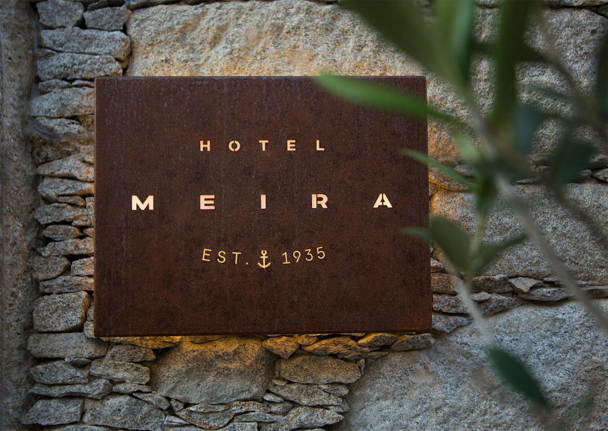 Um certificado, prémio, placa ou documento mostrado em Hotel Meira