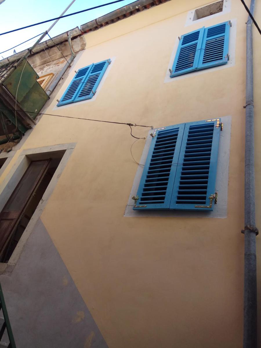 Cres old town studio apartment - Housity
