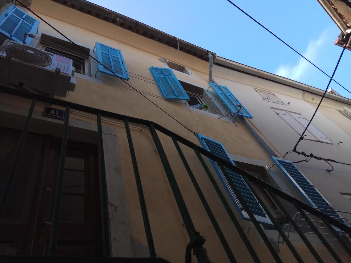 Cres old town studio apartment - Housity