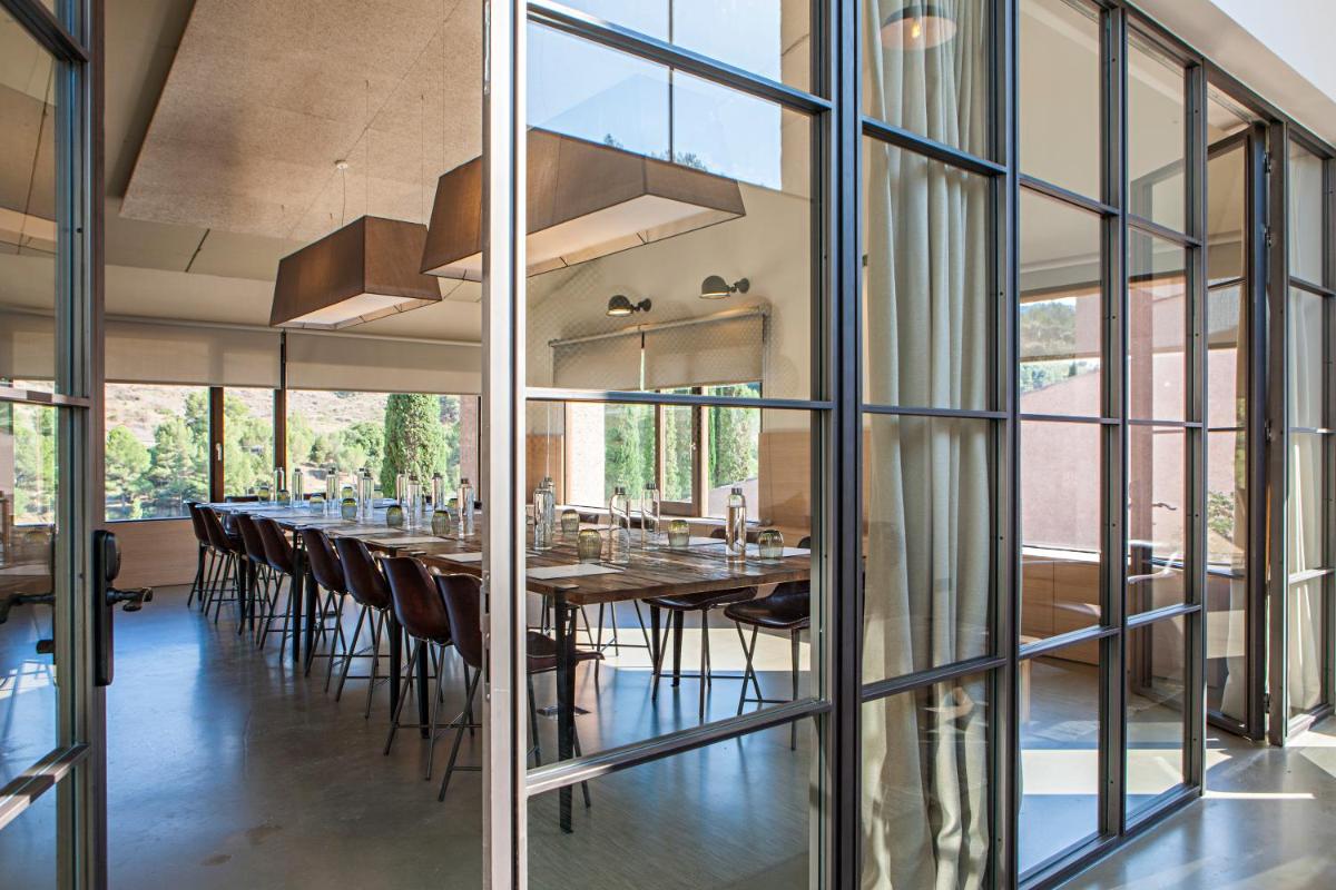 Un restaurante o sitio para comer en Terra Dominicata - Hotel & Winery - Adults Only